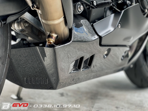 YAMAHA YZF-R1 2021 "CHIẾN BINH BÓNG TỐI" SIÊU CHẤT VỚI DÀN ĐỒ CHẤT CHƠI