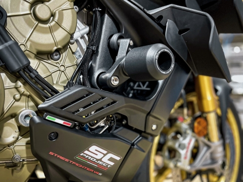 DUCATI STREETFIGHTER V4S VỪA ĐẬP THÙNG VỚI LOẠT OPTION CỰC KHỦNG 