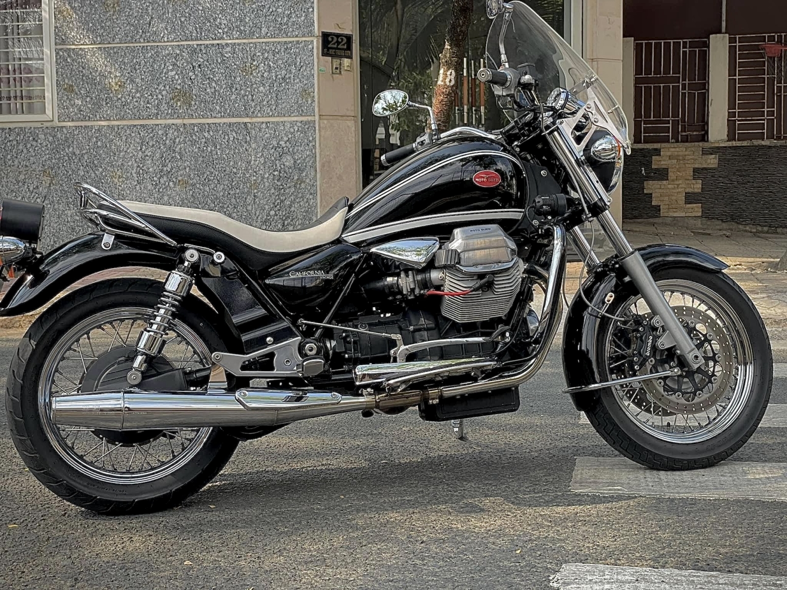 Xe Guzzi CALIFORNIA VINTAGE DATE 2011 (Giá 22X Triệu) nhập HQCN Odo hơn 5000Km